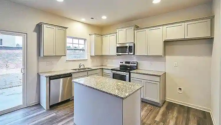 4 BR in Clayton