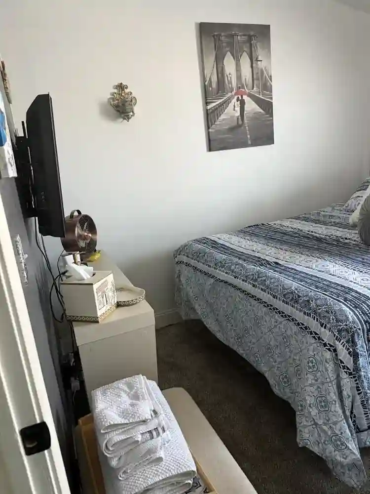 Room for rent includes utilities