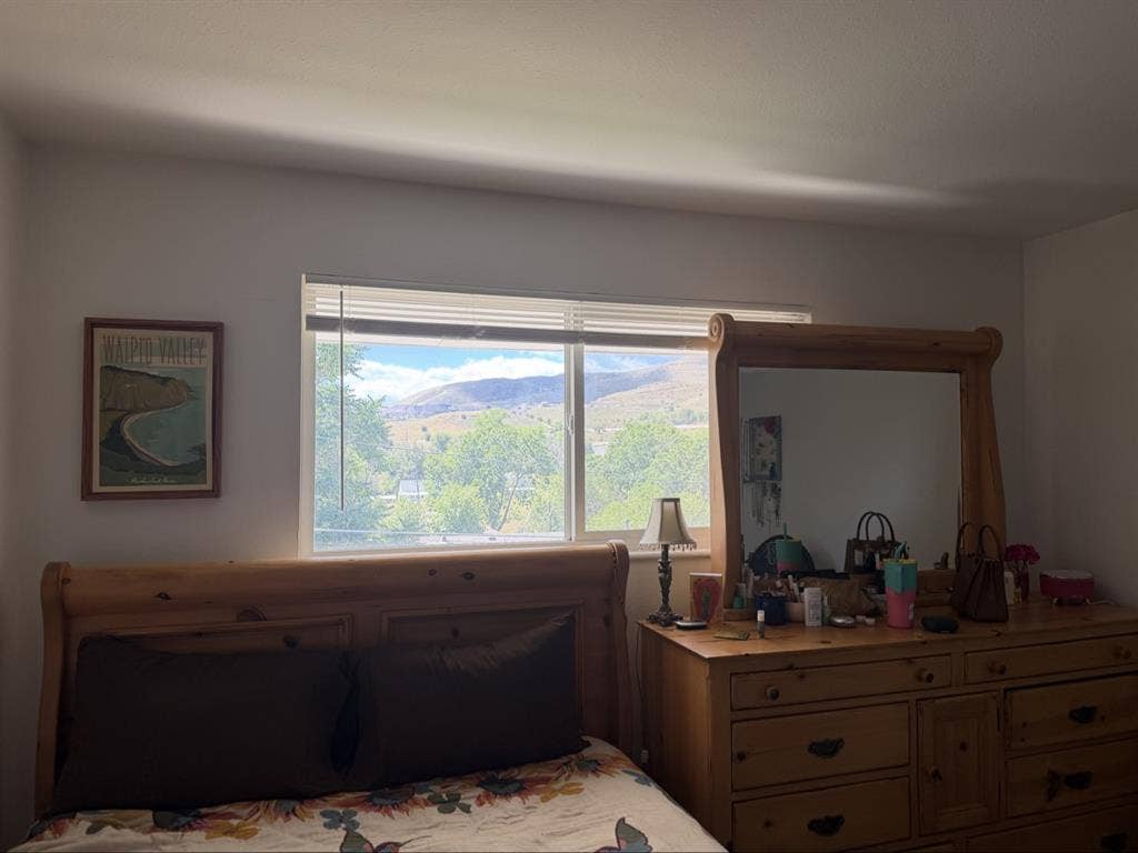 Need a roommate in Golden