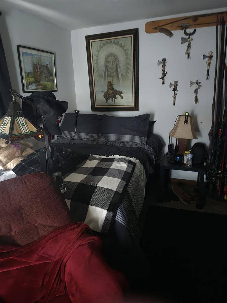 Small room for rent