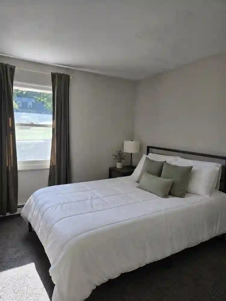 Room in Manchester, CT