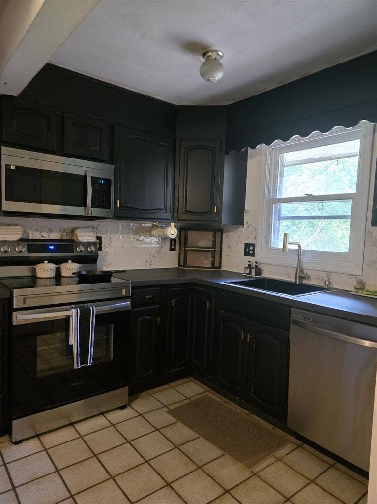 Room in Manchester, CT