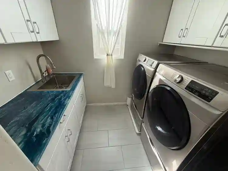 Large Furnished Room w/Shared Bath