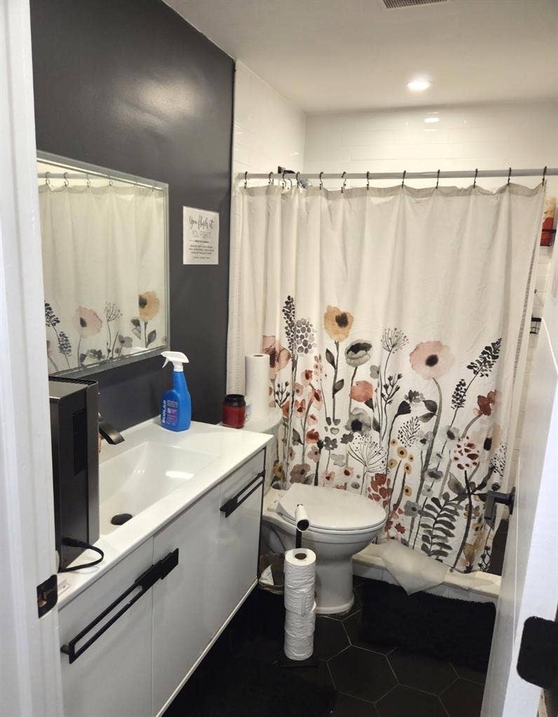 Furnished private room (flate rate)