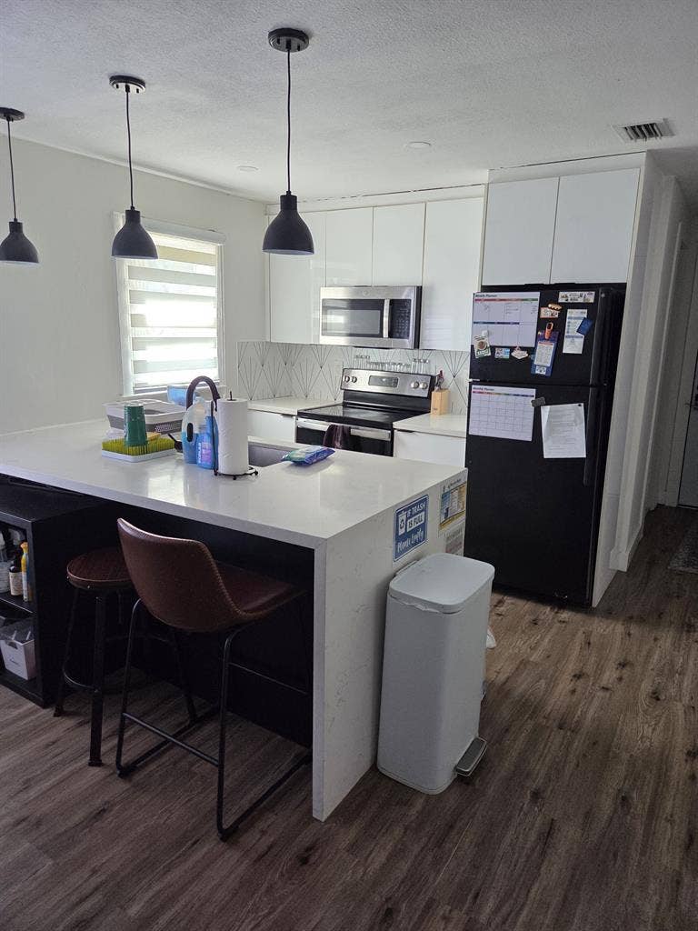 Furnished private room (flate rate)