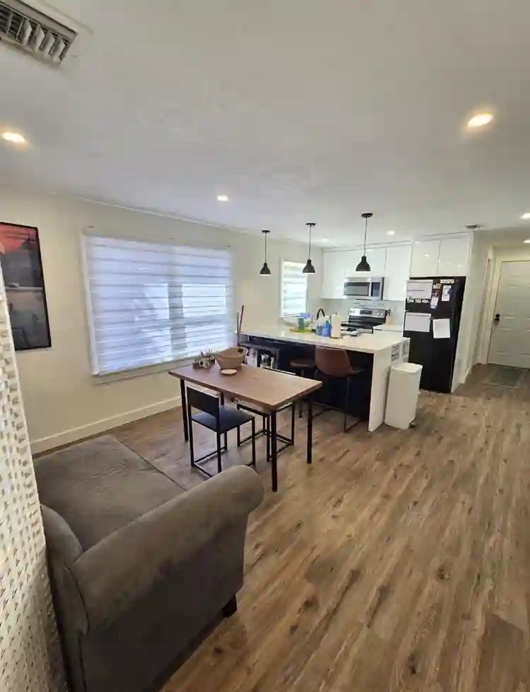 Furnished private room (flate rate)