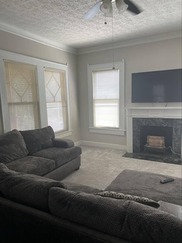 $700 Room for rent
