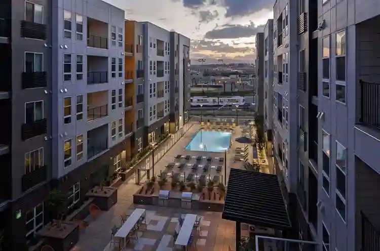 Sublet 1bed 1bath in 4/4 1100 sqft