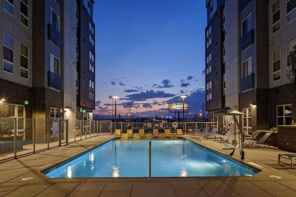 Sublet 1bed 1bath in 4/4 1100 sqft