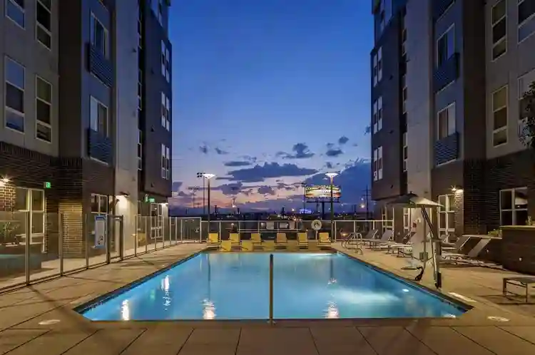 Sublet 1bed 1bath in 4/4 1100 sqft