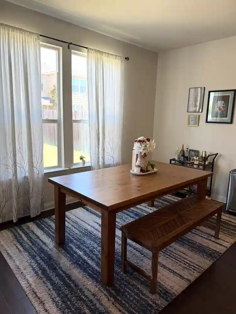 ISO a roommate! North Austin