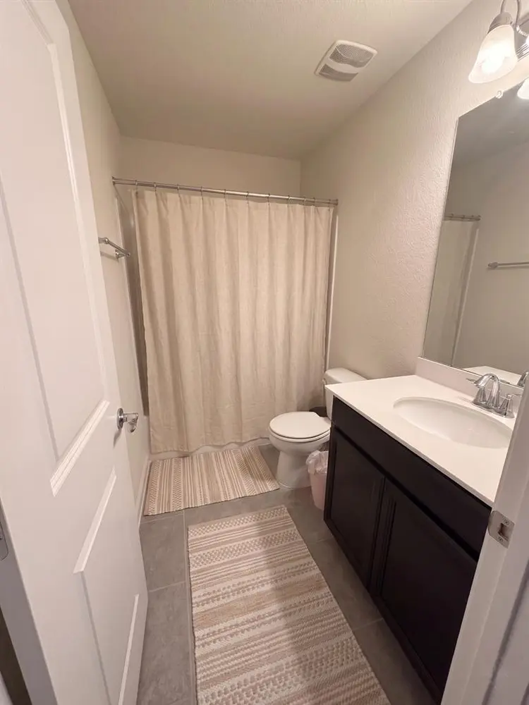 ISO a roommate! North Austin