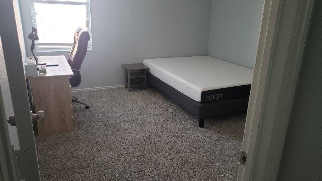 Furnished Room in Home with Pool