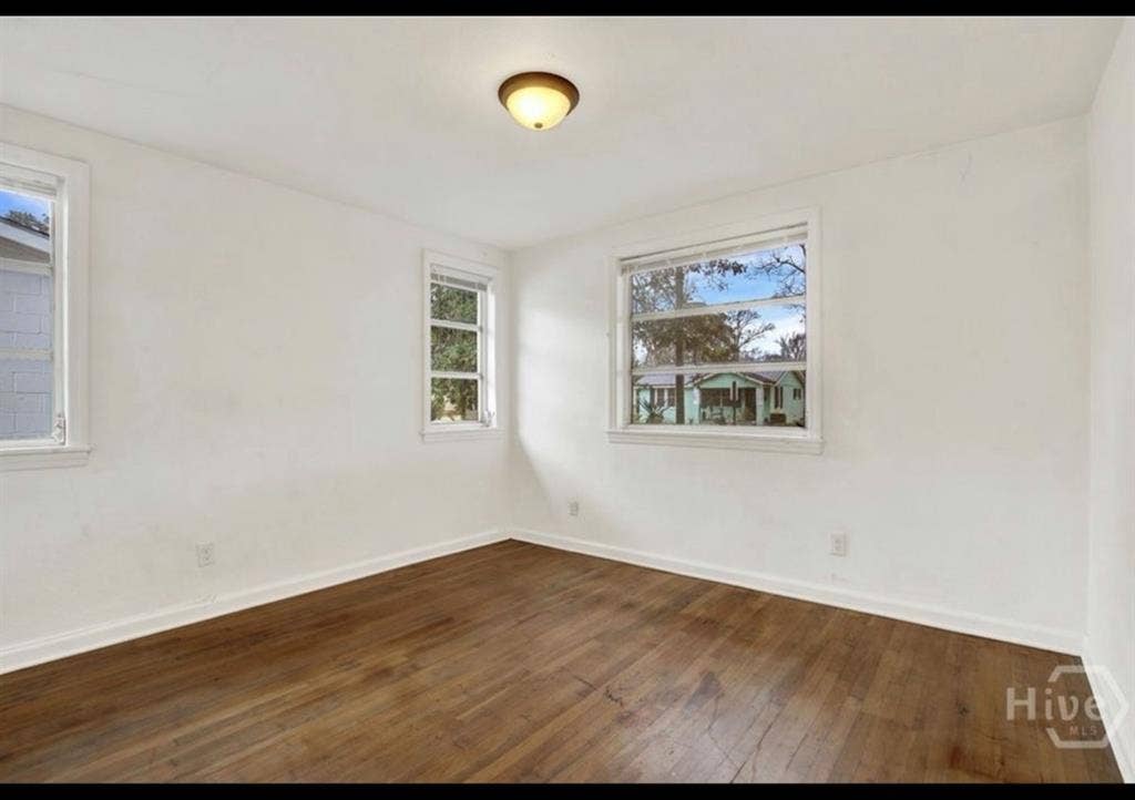 Single rooms for rent, pet friendly