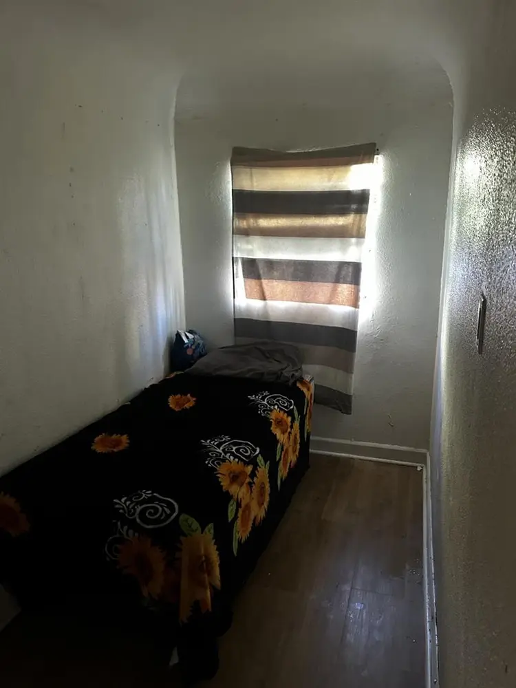 Small room for 1 person