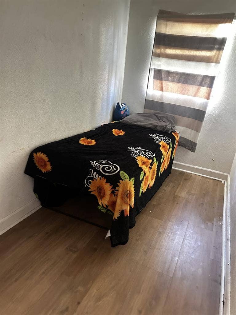 Small room for 1 person