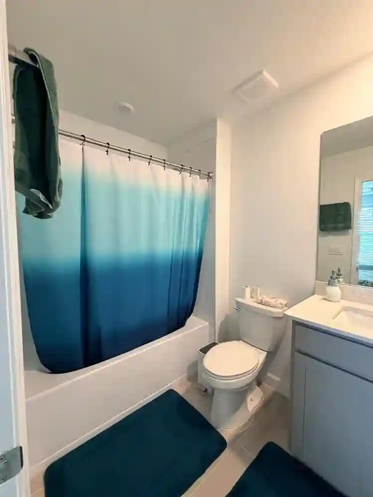 Room in Beautiful Gated Community