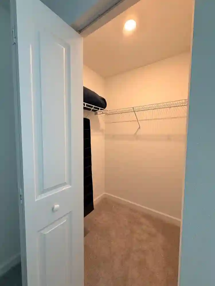 Room in Beautiful Gated Community