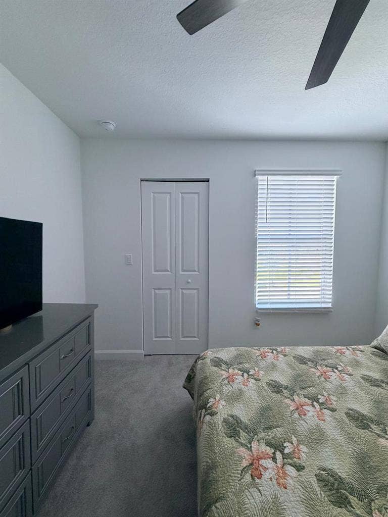Room in Beautiful Gated Community
