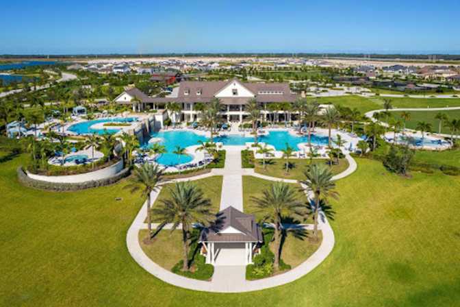 Room in Beautiful Gated Community
