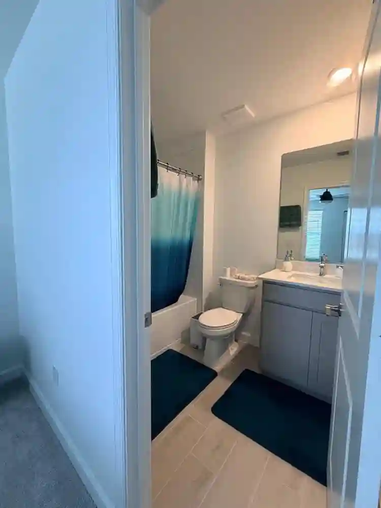 Room in Beautiful Gated Community