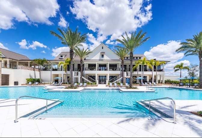 Room in Beautiful Gated Community