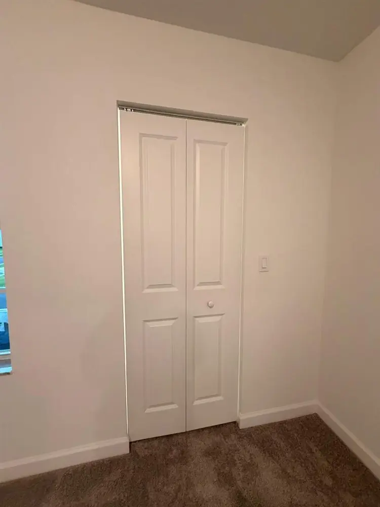 Room in Beautiful Gated Community