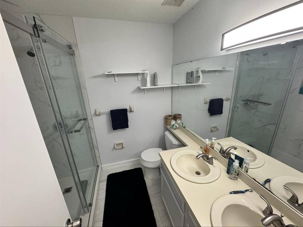 Fully Furnished Private Bedroomm