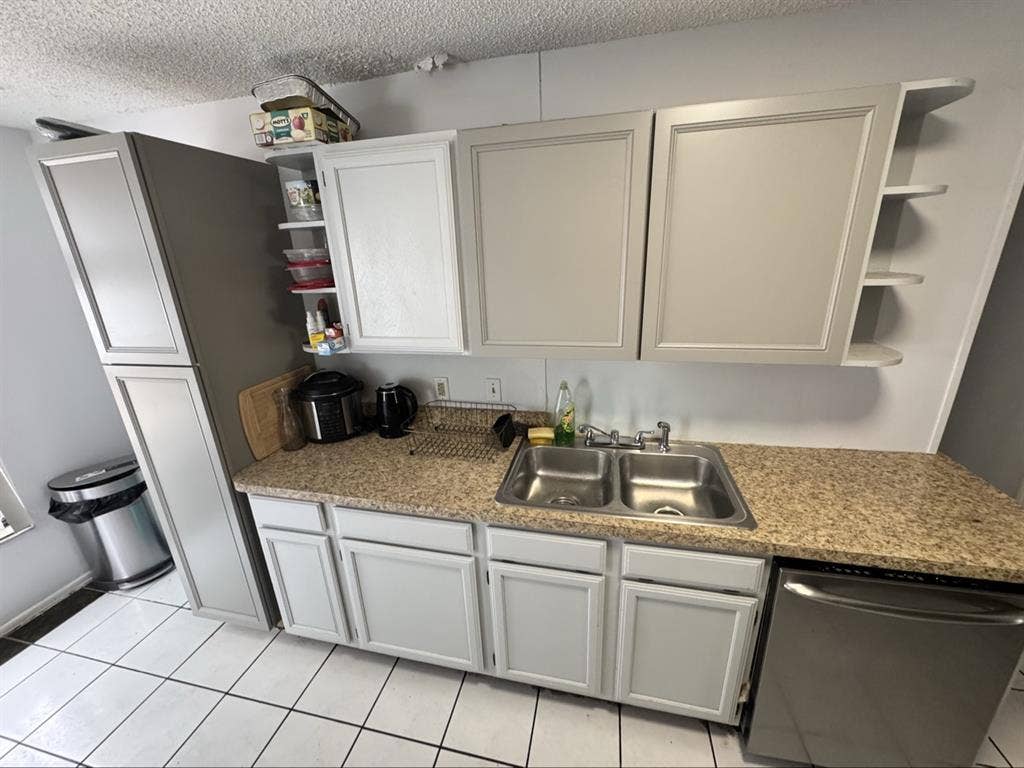 Fully Furnished Private Bedroomm