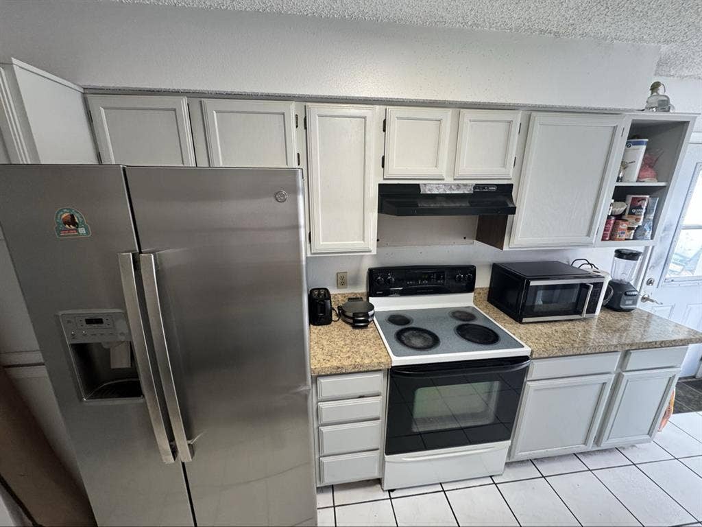 Fully Furnished Private Bedroomm
