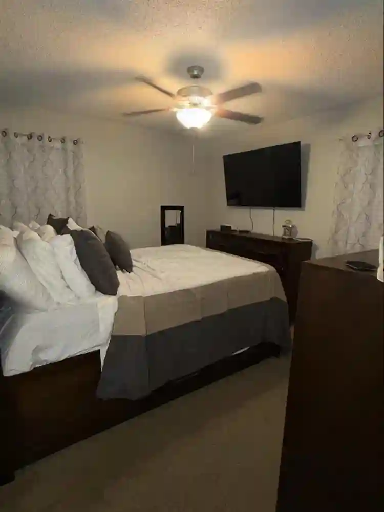 Bedroom for rent with private BR