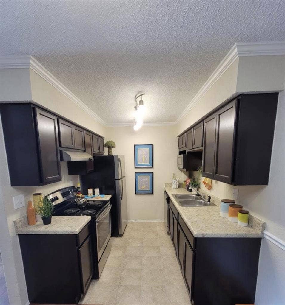Bedroom for rent with private BR