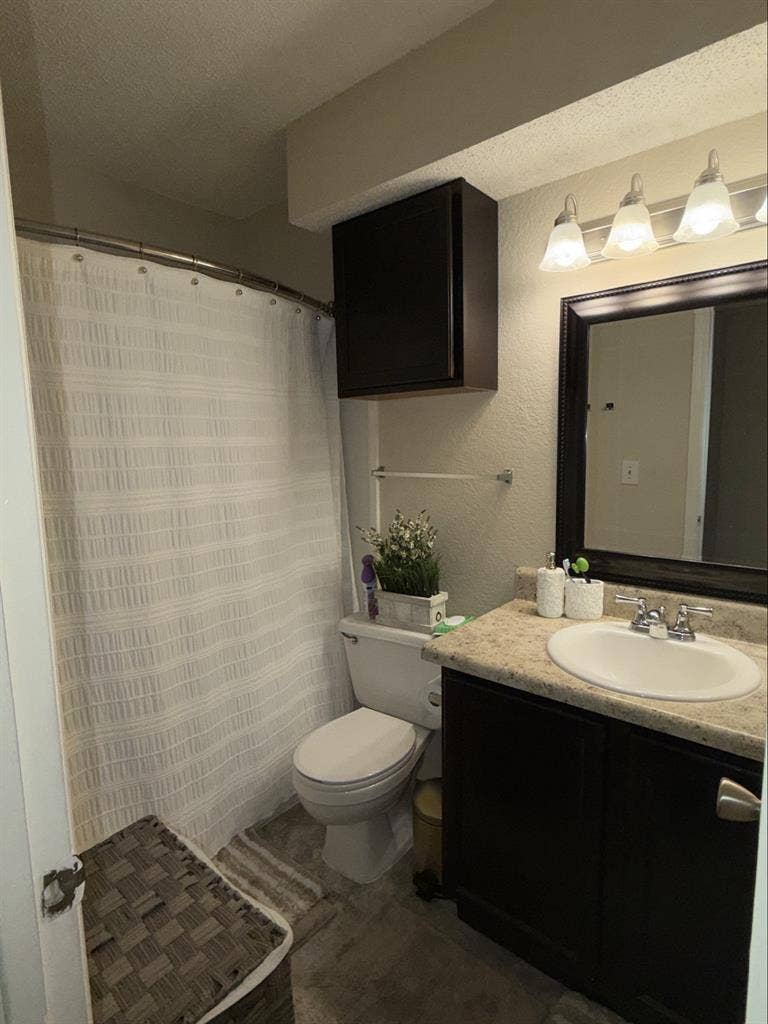 Bedroom for rent with private BR