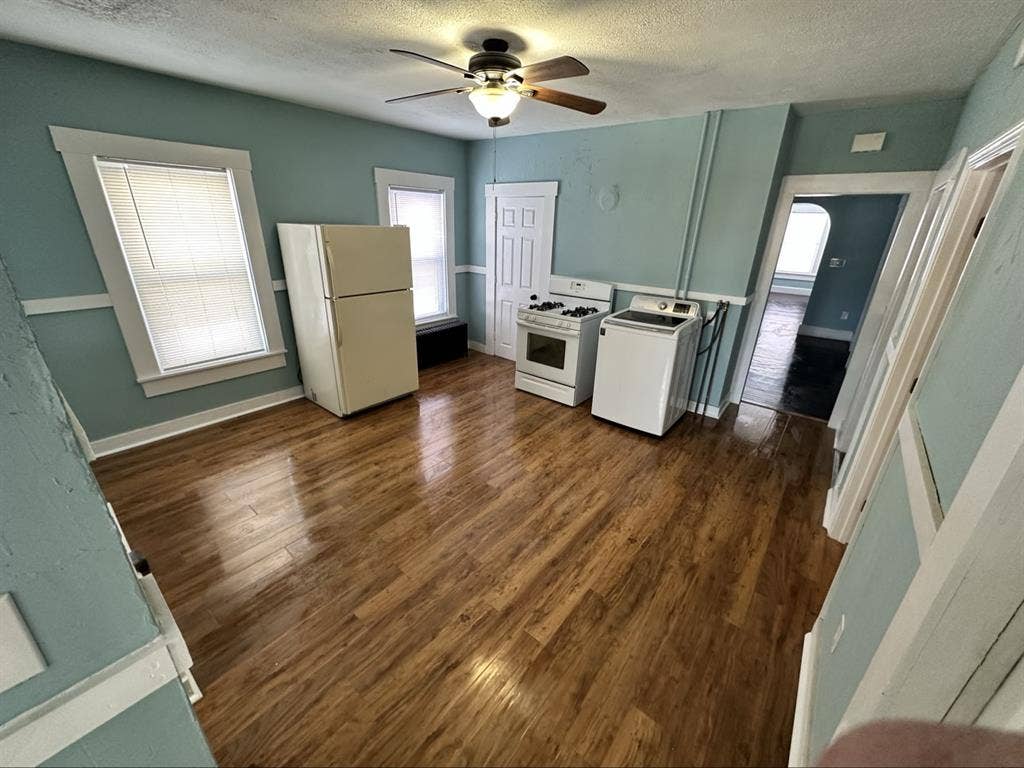 Private Room for Rent - 3 BD/1Bath
