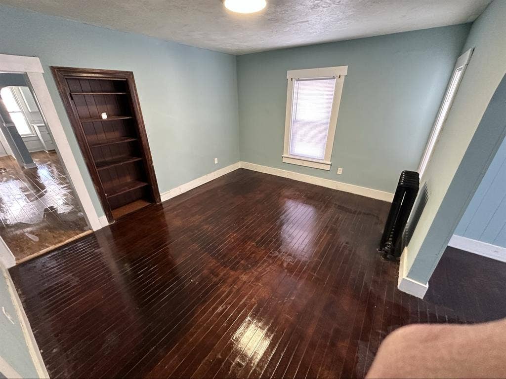 Private Room for Rent - 3 BD/1Bath