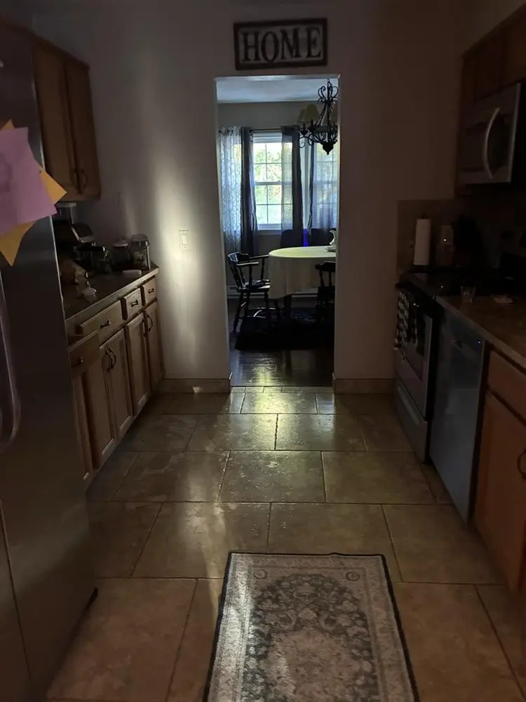 Nice clean townhouse with nice room