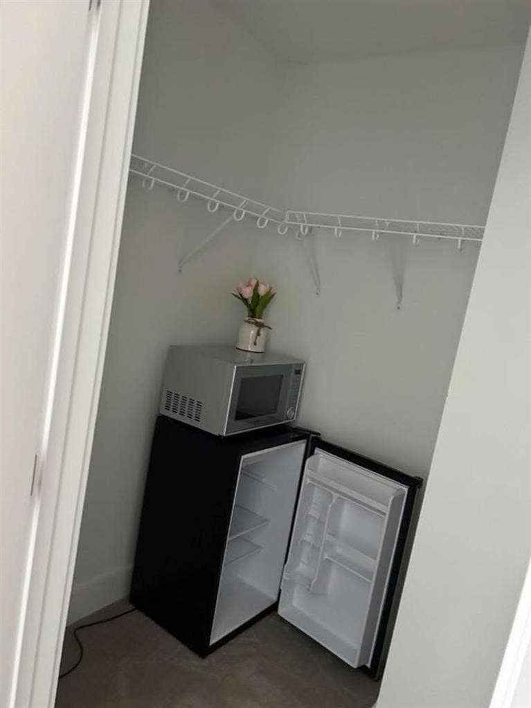 Furnished bedroom $ 850.00