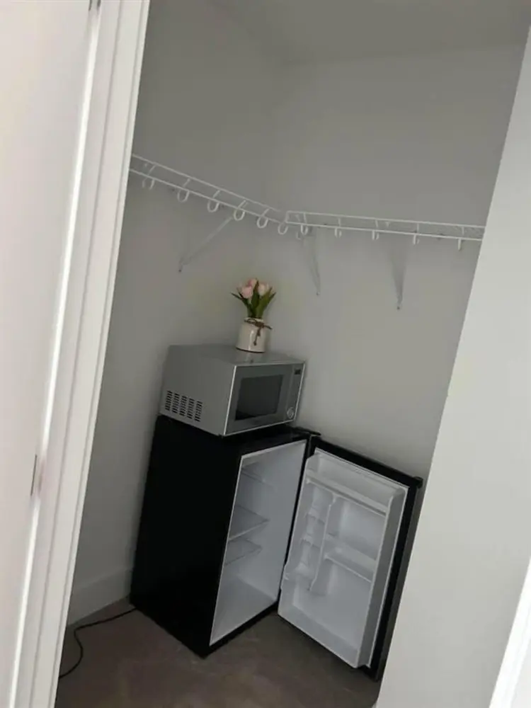 Furnished bedroom $ 850.00