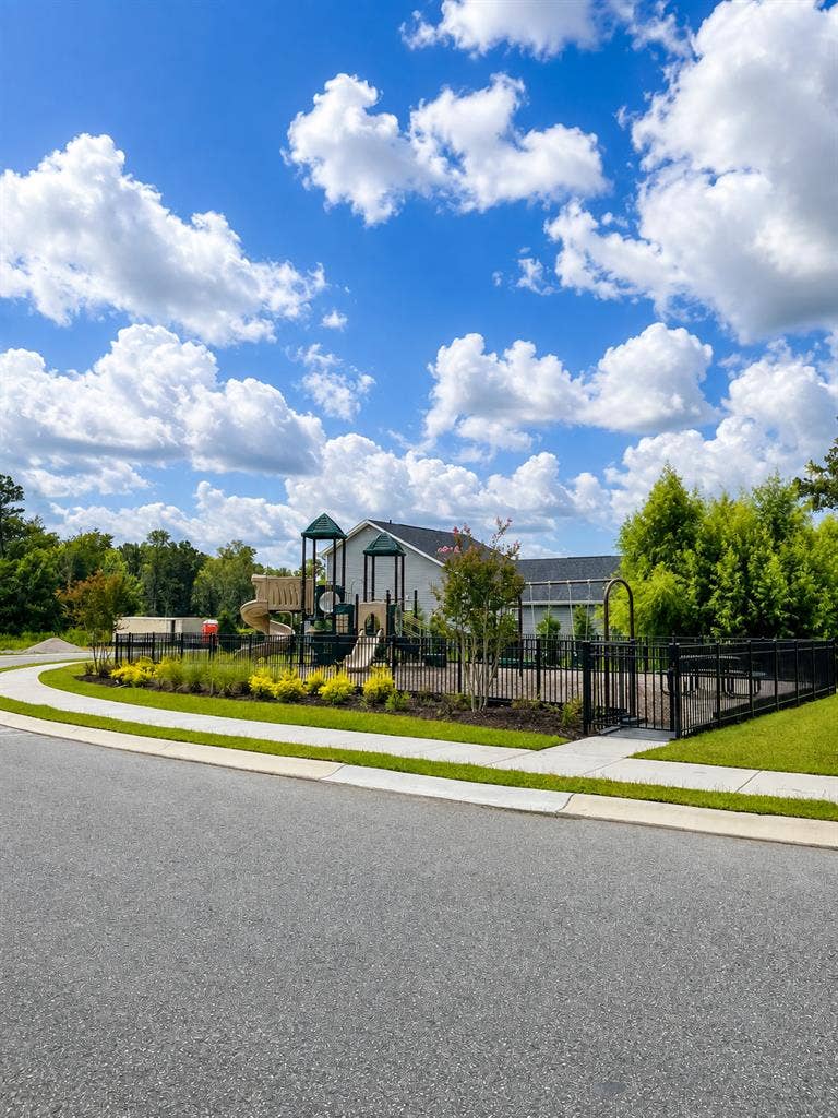 CONWAY Fully Furnished Townhome