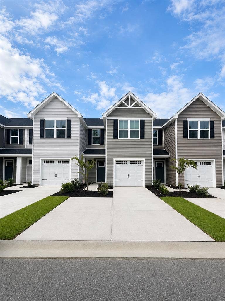 CONWAY Fully Furnished Townhome