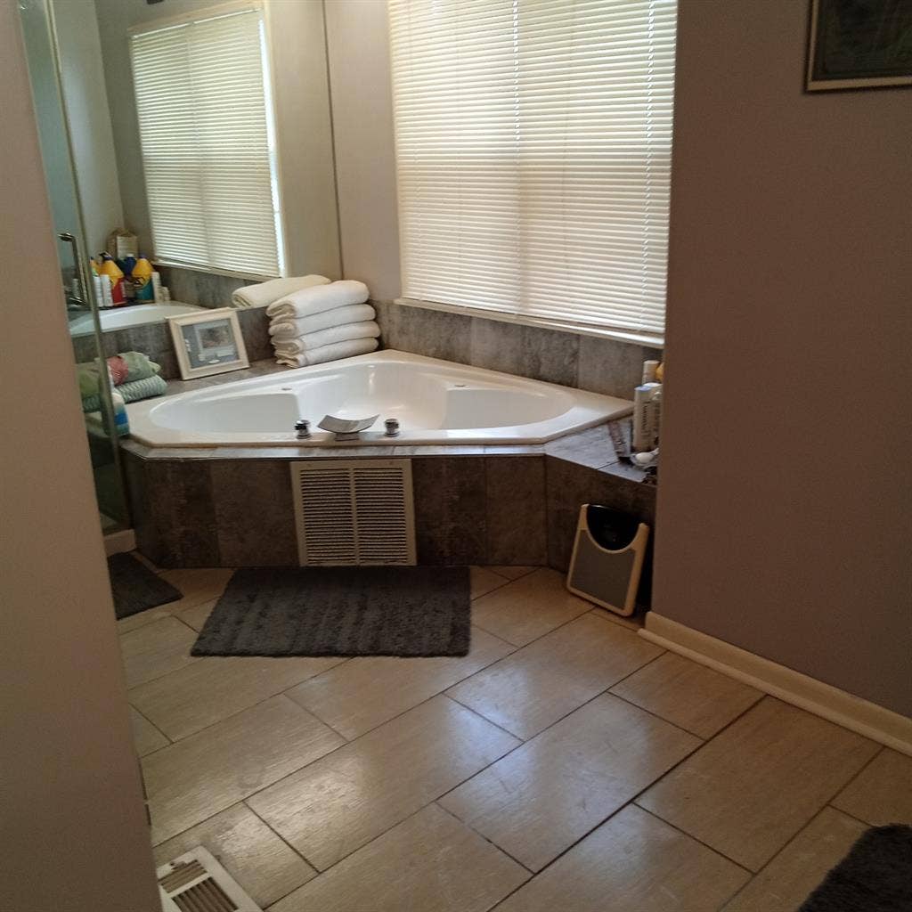 Private entrance spotless. Quiet.