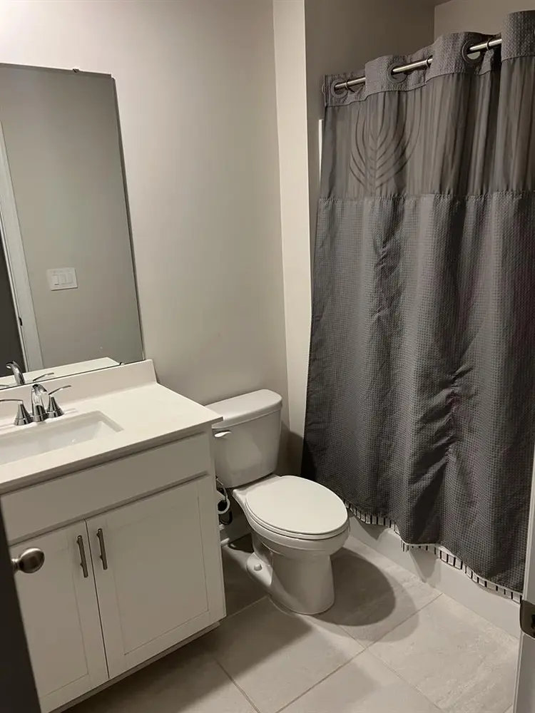 Room available now