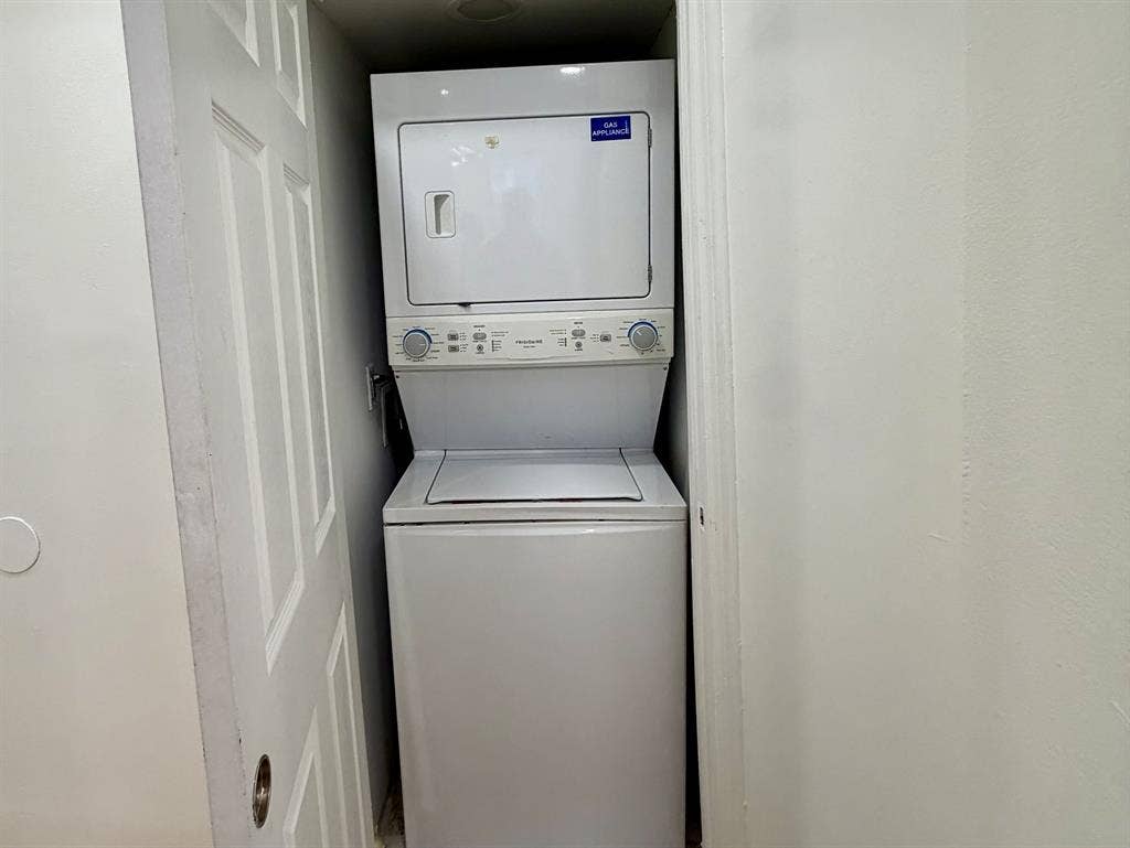 Private Furnished Room in 2BR