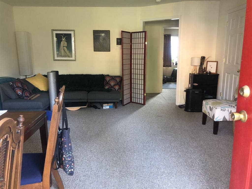 850 room in 2 bdrm Souderton