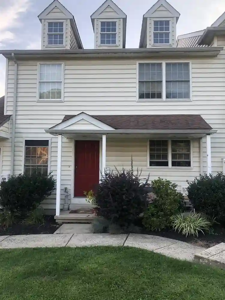 850 room in 2 bdrm Souderton