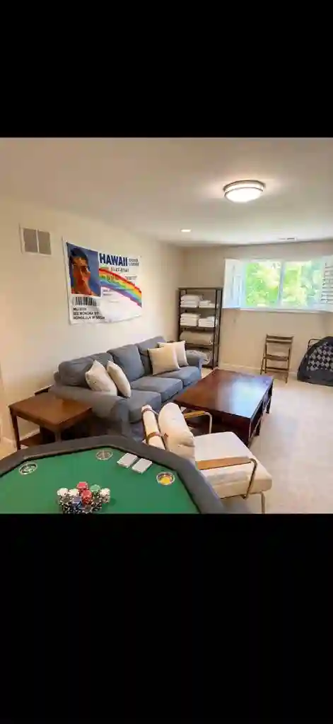 2 rooms for rent in mays chapel!