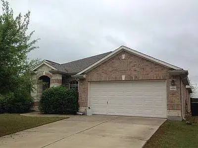 3 BR in Austin