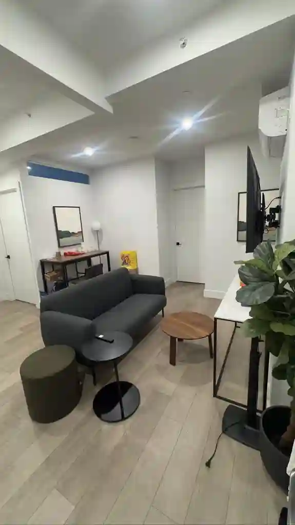 ✨ HUGE furnished BEDROOM | Modern |
