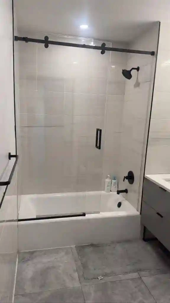 ✨ HUGE furnished BEDROOM | Modern |