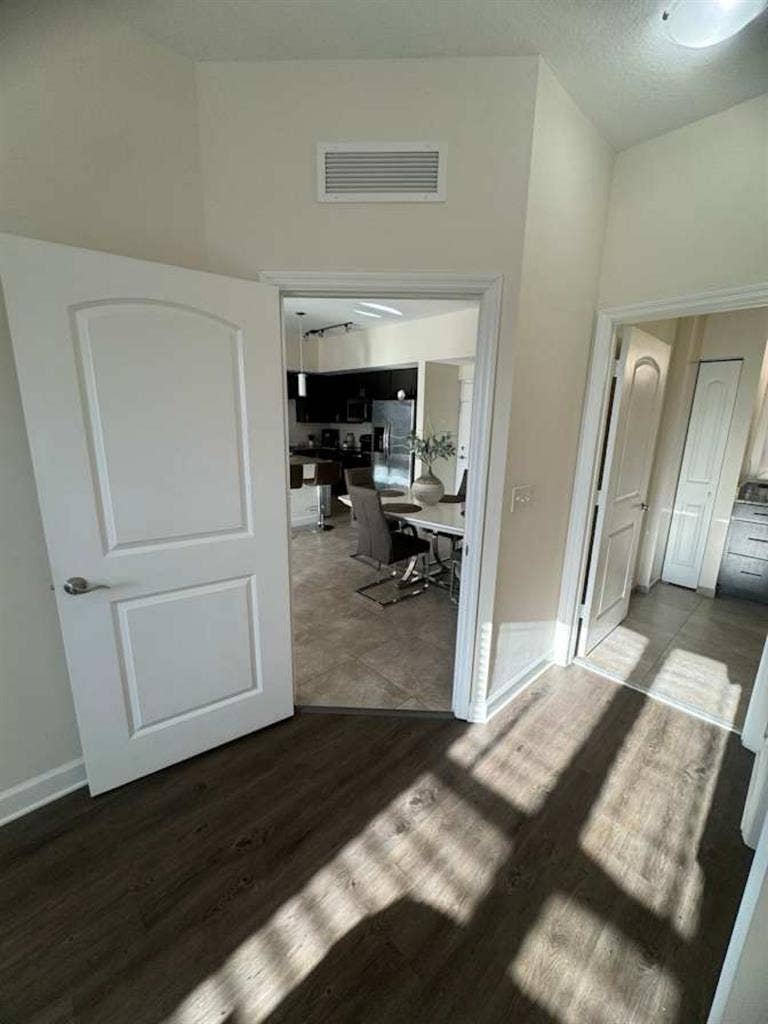 Master room for rent